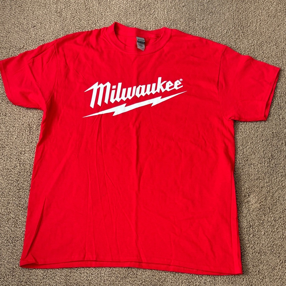 Gildan Red Graphic Tee
